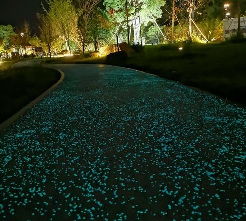 自發光彩色路面
