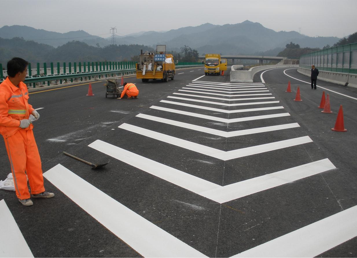 高速公路標線施工